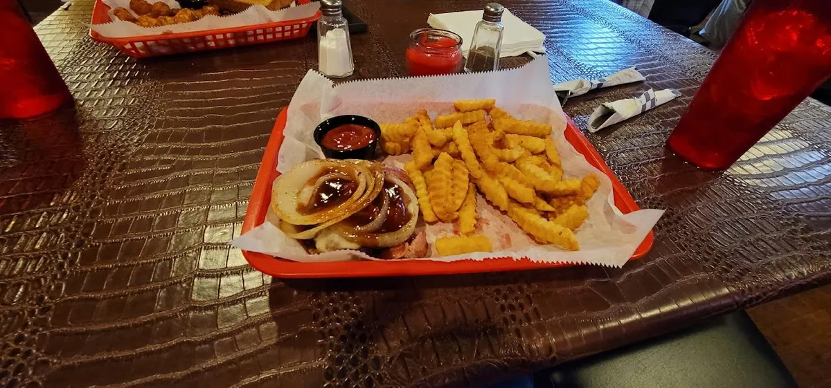 Route 76 Roadhouse Bar & Grill