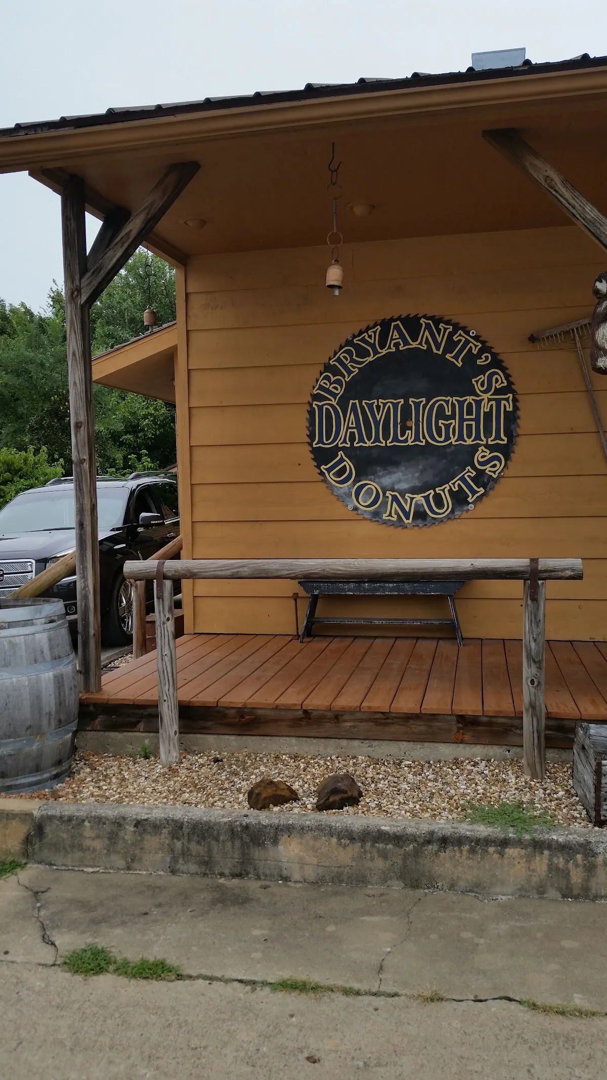 Bryant's Daylight Donuts