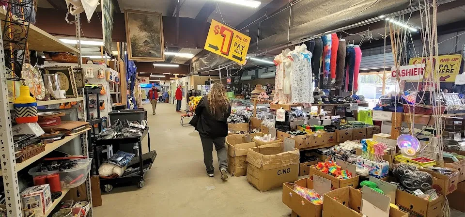 Airport Farmers & Flea Market