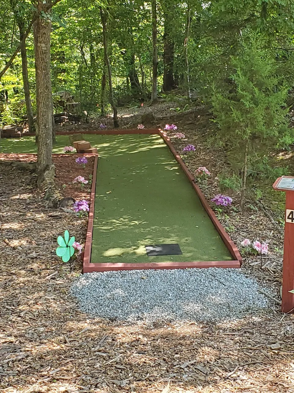 4 Seasons Putt-n-Play