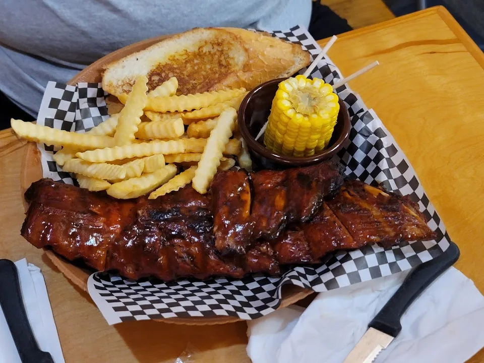 Dustin's Bar-B Q