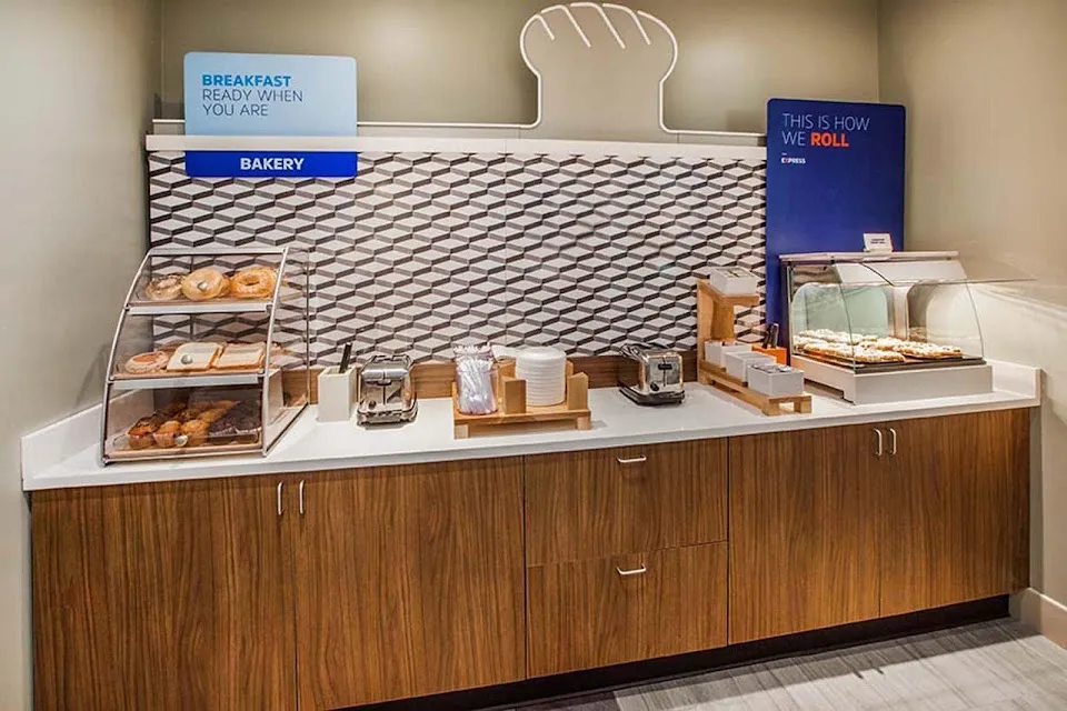 Holiday Inn Express & Suites Cadillac by IHG