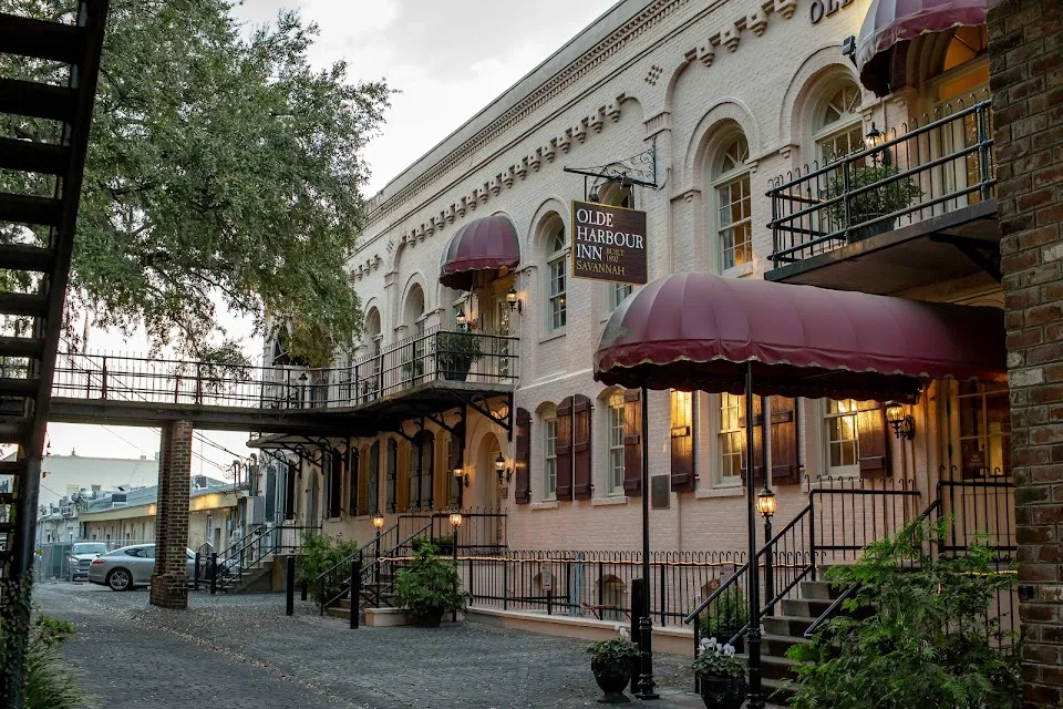 Olde Harbour Inn