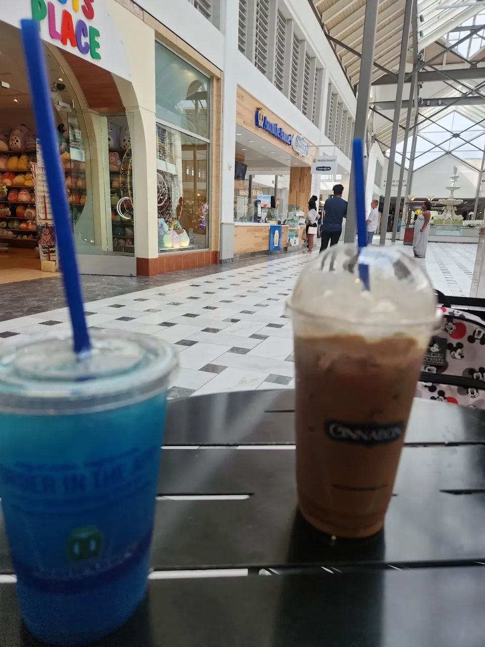 Cinnabon