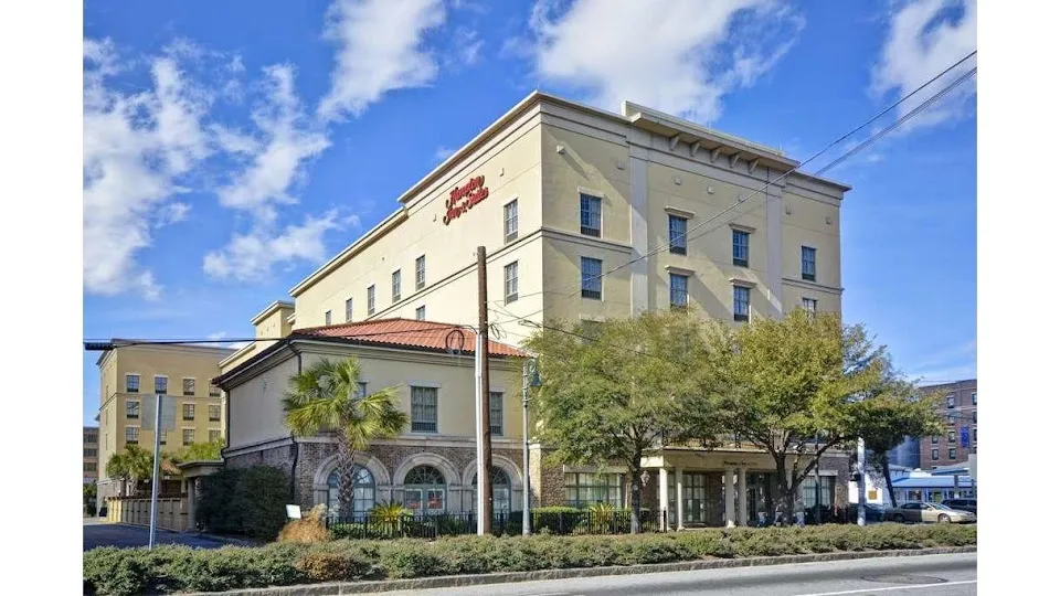Hampton Inn & Suites Savannah Historic District