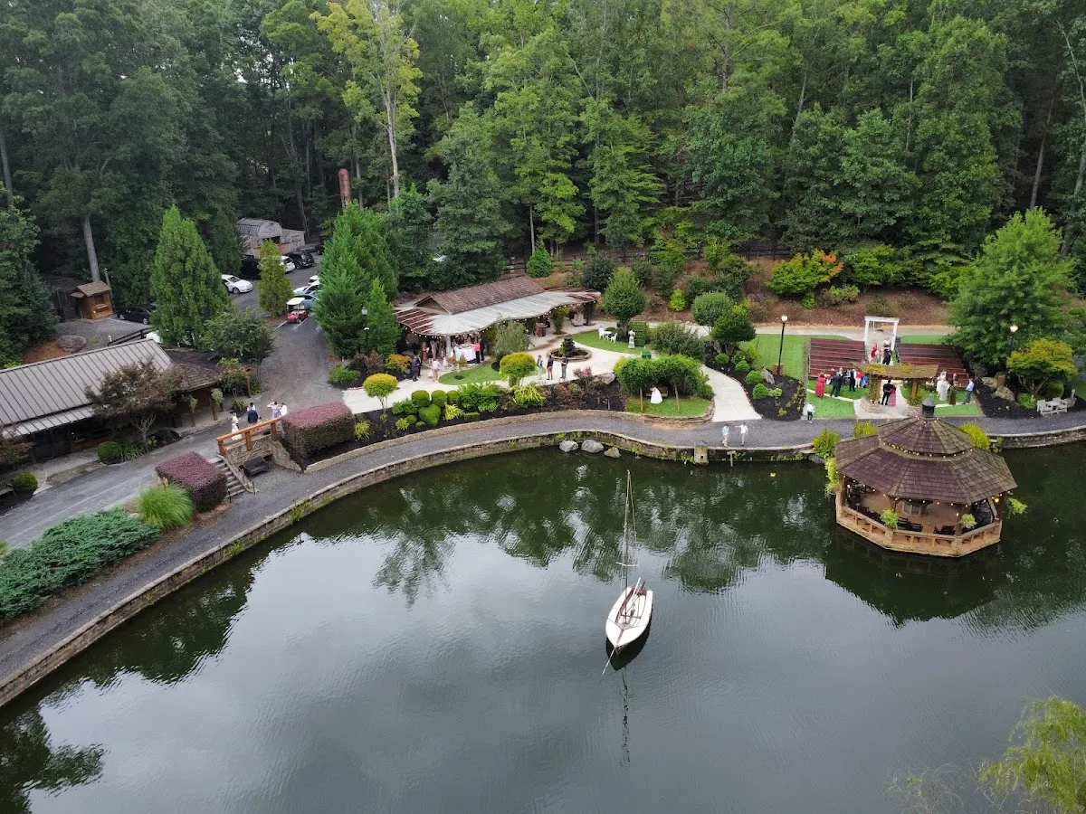 Rocky's Lake Estate