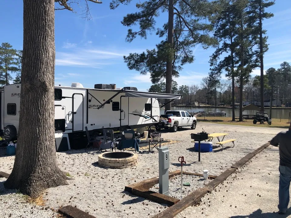 Crooked Creek Marina & Campgrounds