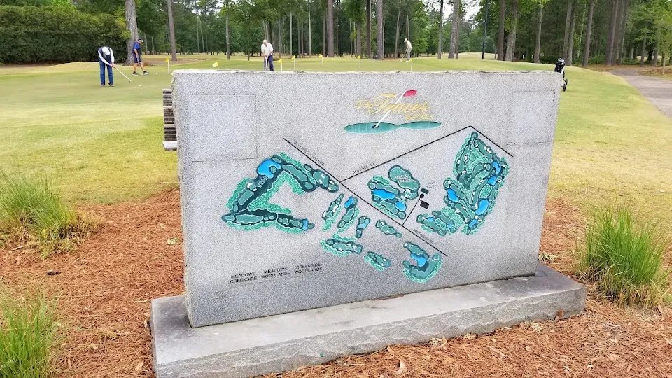 Traces Golf Club & Shankers Grille