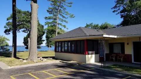Sun 'n Snow Motel