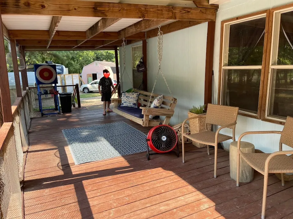 Chillinois River Resort