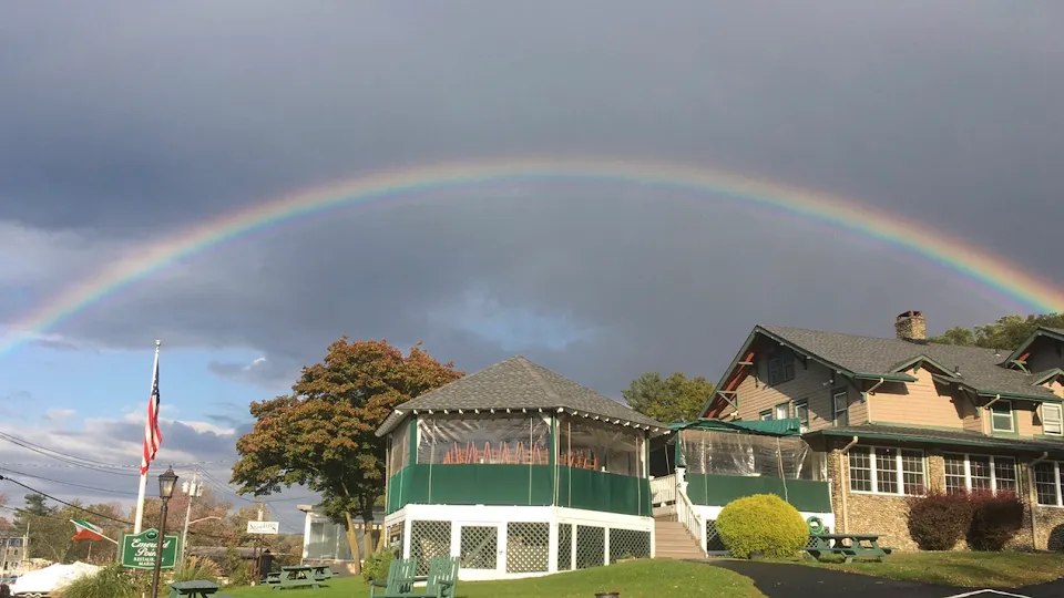 Emerald Point Lakeside Restaurant and Pub