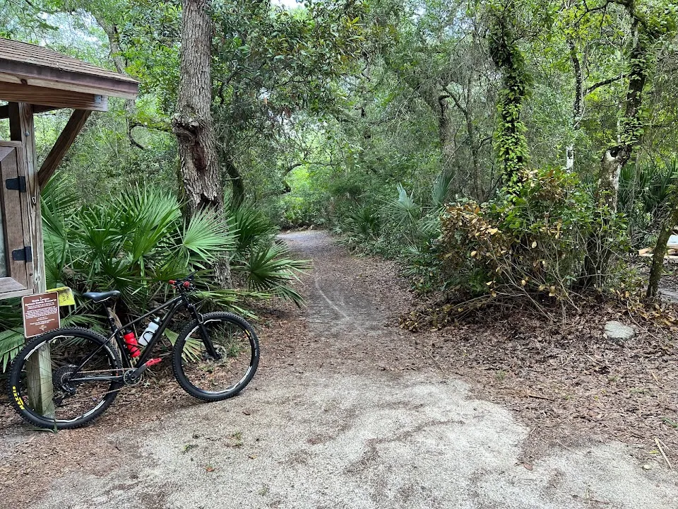 Spruce CREEK PRESERVE / Doris LEEPER