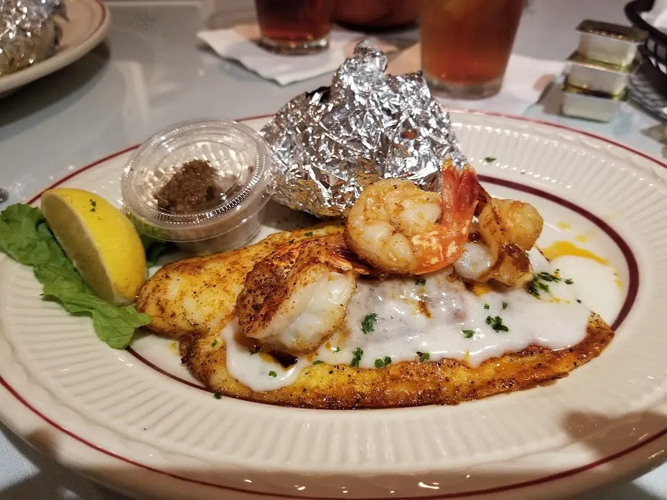 Captain's Quarters Seafood and Steak