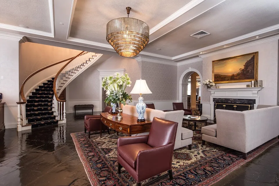 Tidewater Inn