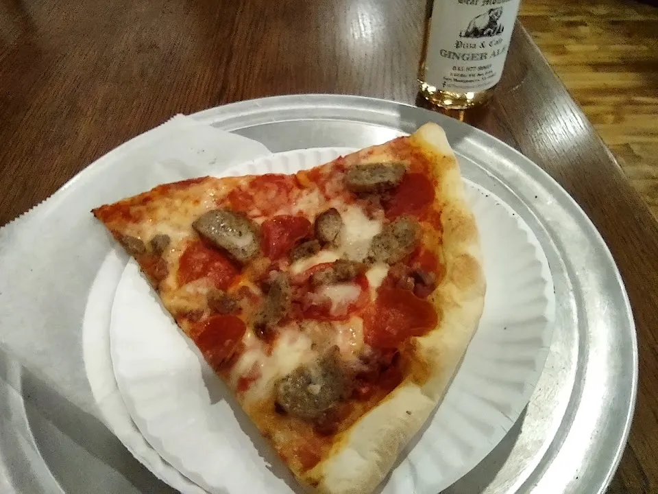 Bear Mountain Pizza & Cafe