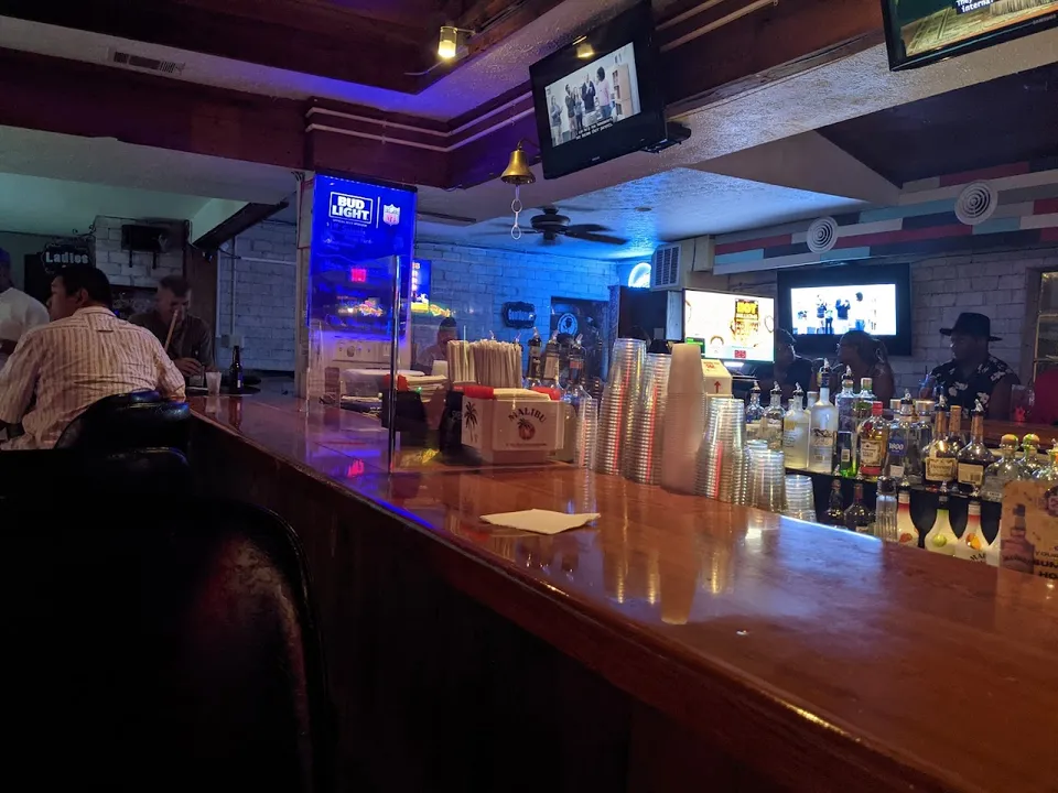 Deb's Bar