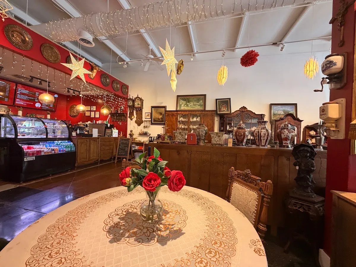 Antique & Caffe
