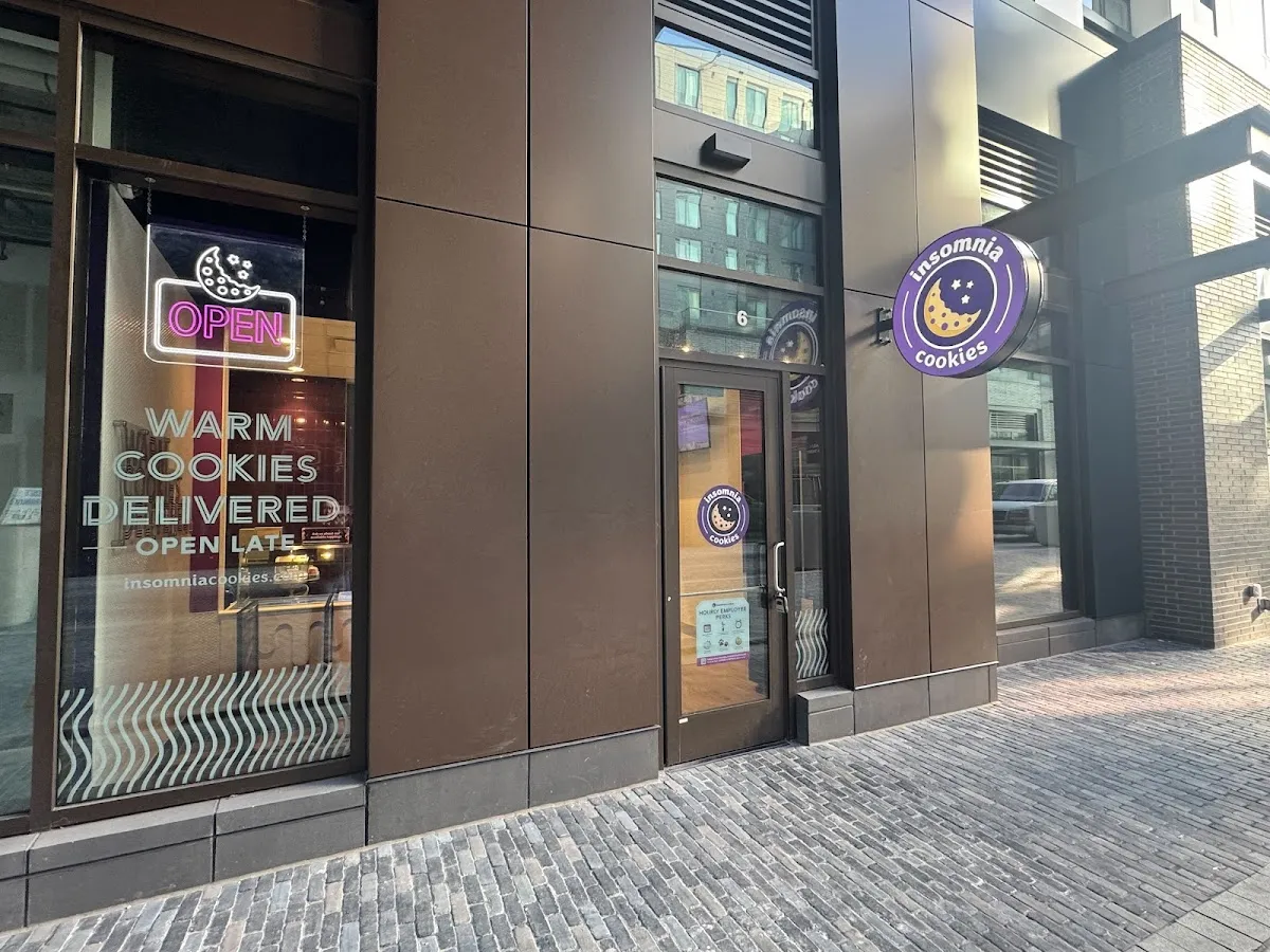 Insomnia Cookies