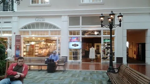 Vacation Outfitters featuring Tommy Bahama
