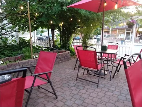 Four Brothers Restaurant & Pizzeria