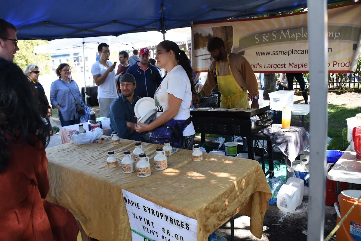 The Farmers Market at Maryland