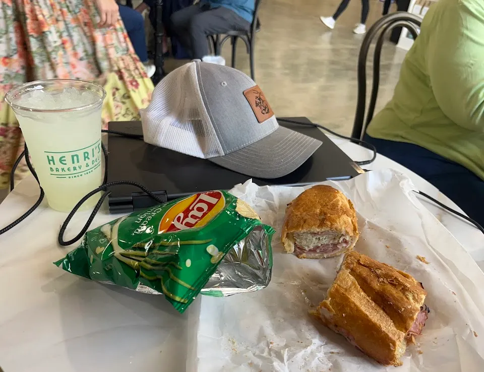 Henri's Bakery & Deli | Clayton and South Main Market