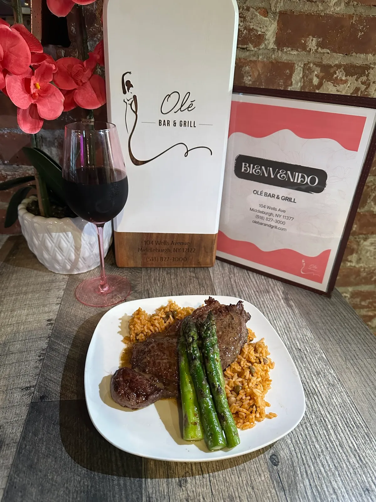Olé Bar and Grill