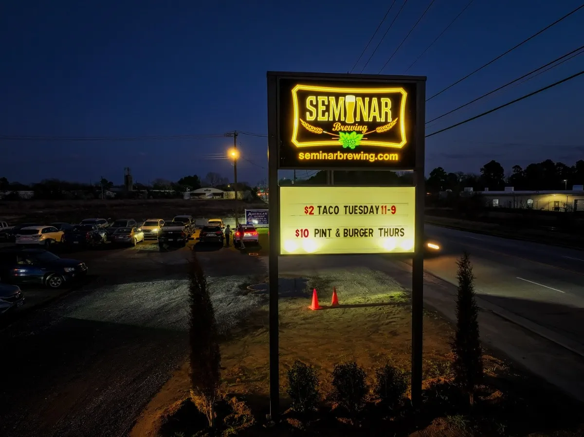 Seminar Brewing & Elliott's BBQ Lounge