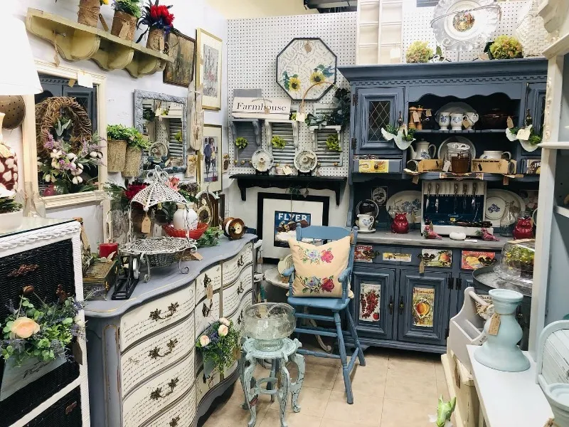 BLOOMING GROVE ANTIQUES