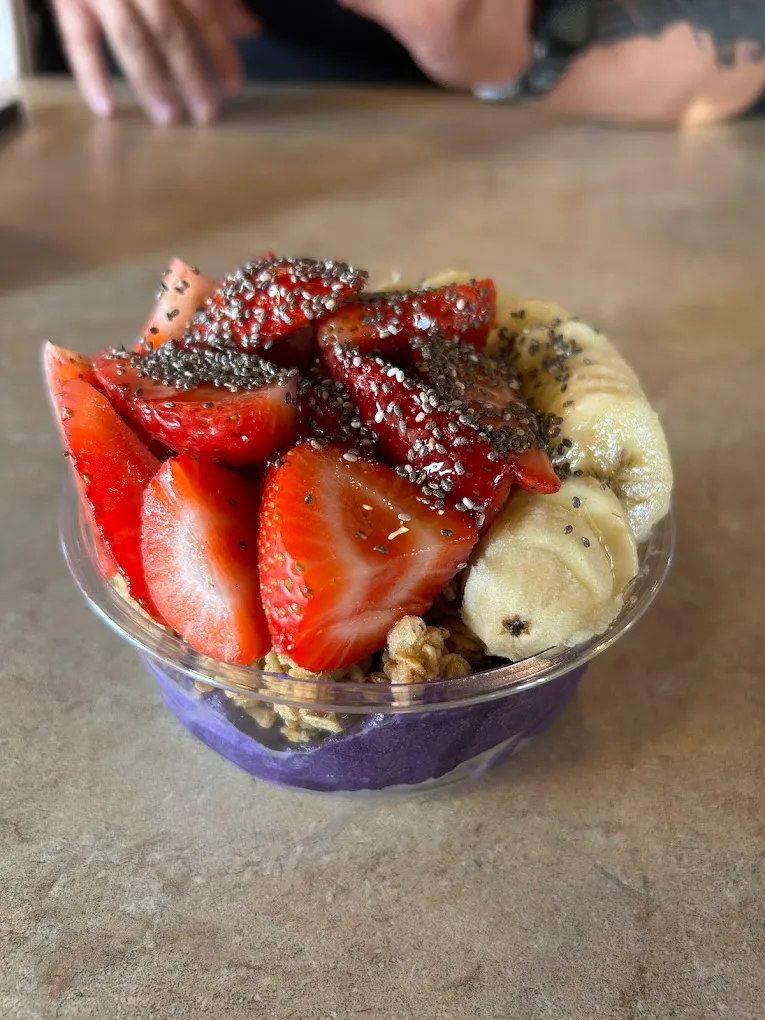 Feel Good Berry Bowls Cafe