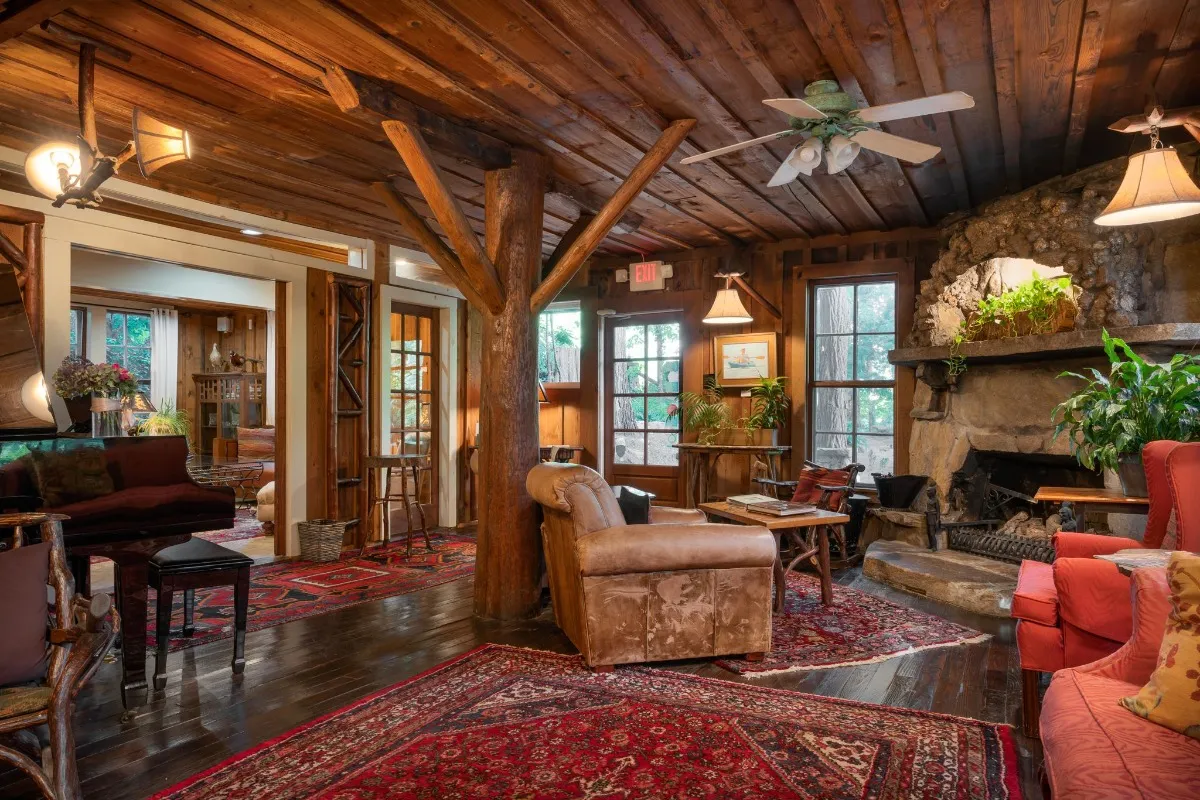 Lake Rabun Hotel & Restaurant