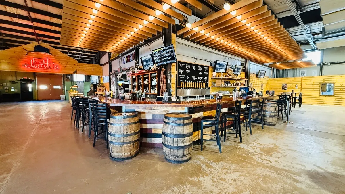 Seminar Brewing & Elliott's BBQ Lounge