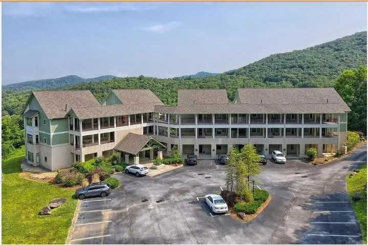 Long View Condominium