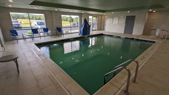 Holiday Inn Express & Suites