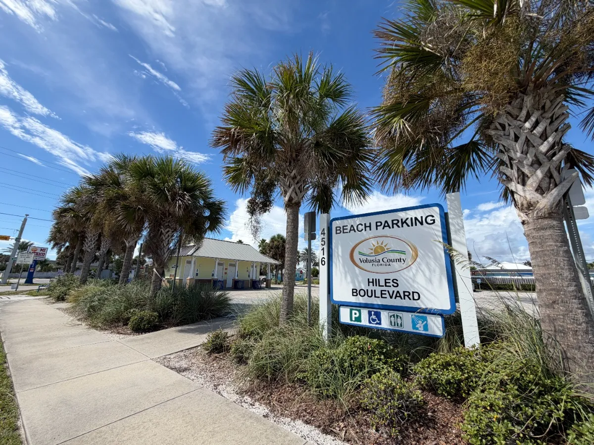 New Smyrna Beach Parking (Hiles Ave)