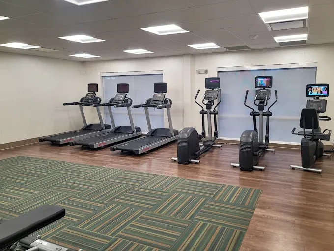 Holiday Inn Express & Suites