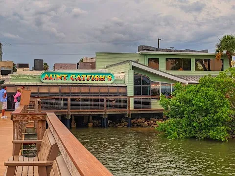 Aunt Catfish's On the River