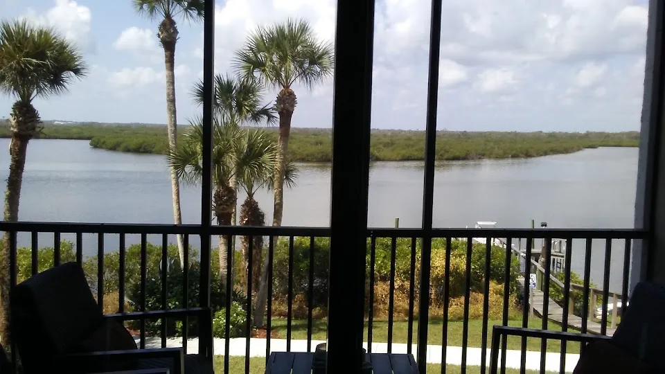 Cedar Island Club Condominiums