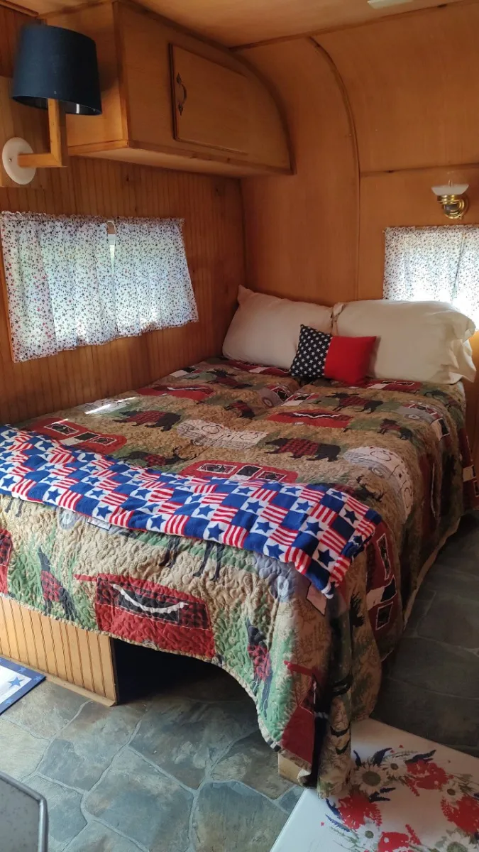 Vintage Camper Stay
